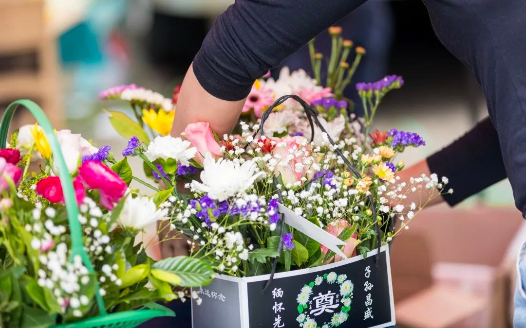 祭祀鲜花.jpg